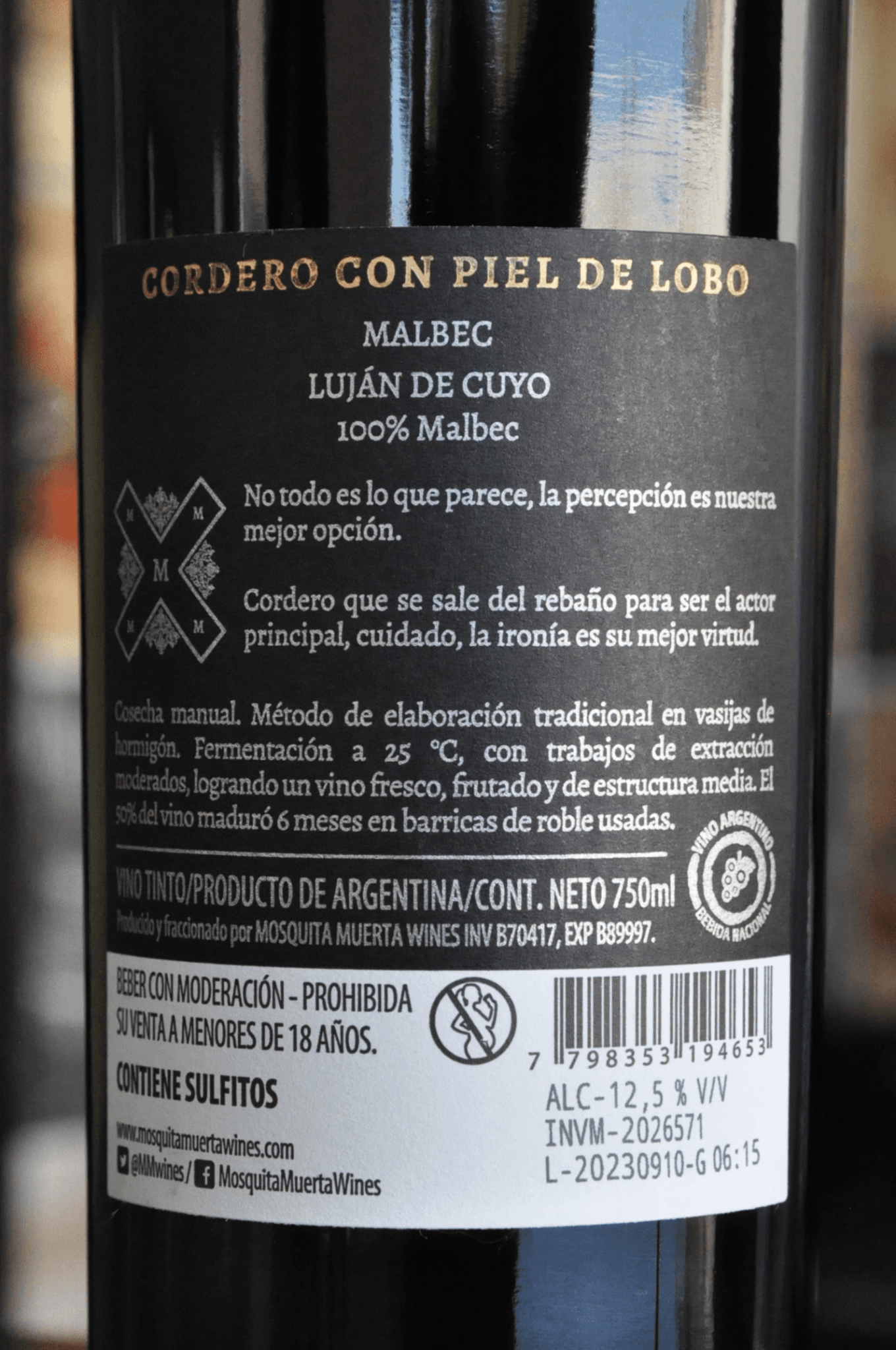Cordero con Piel de Lobo Mosquita - BebaVino