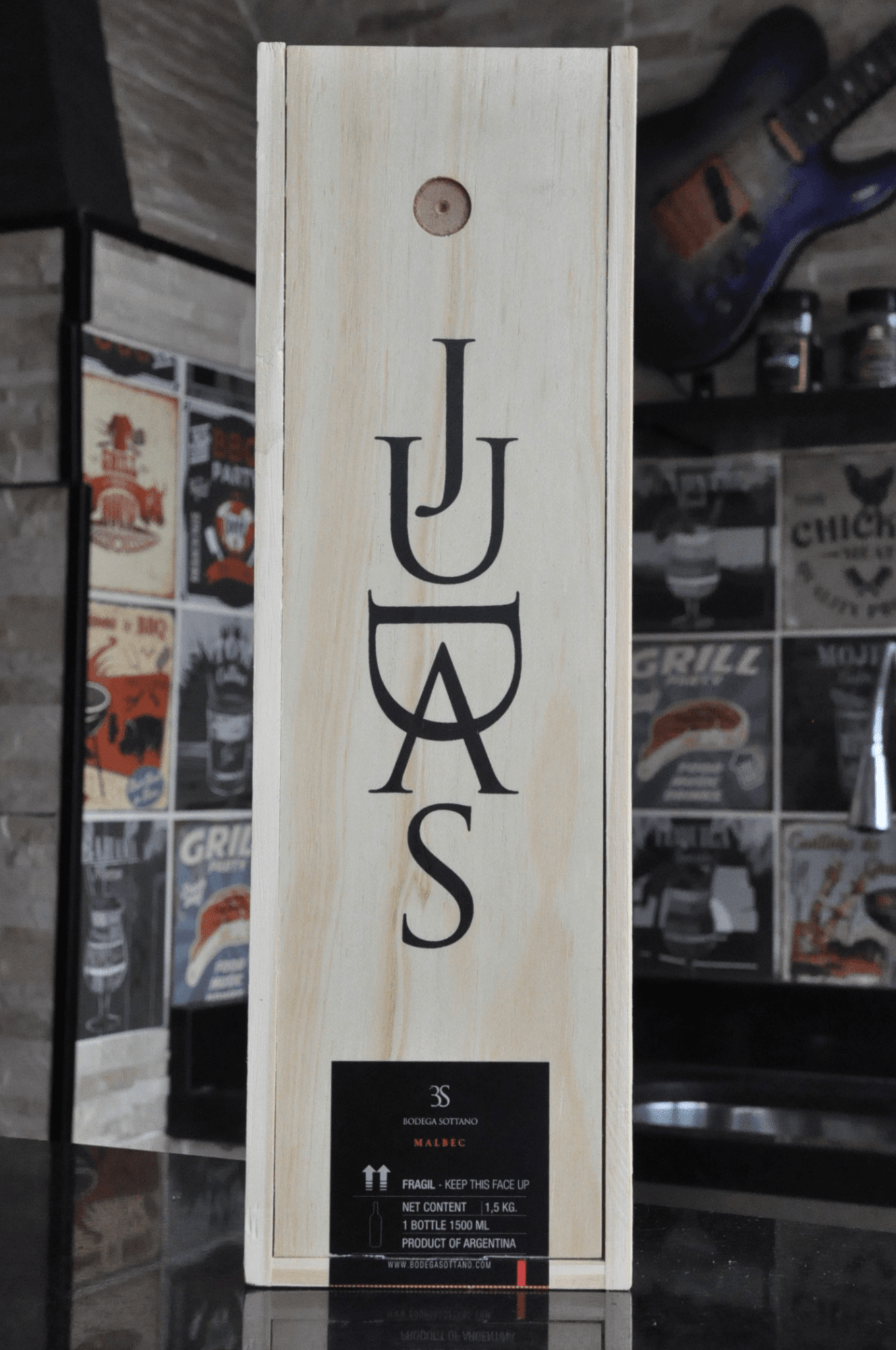 Judas Malbec 2021 - Garrafa Magnum 1,5 L - BebaVino