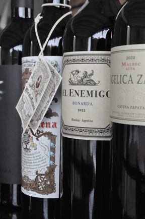 Kit 1 Angelica Zapata Malbec + 1 Nicola Bonarda + 1 Alma Negra + 1 El Enemigo Bonarda - BebaVino
