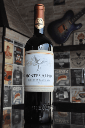 Montes Alpha Cabernet Sauvignon 2021 - BebaVino